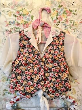 Vintage Handmade 80s 90s Whimsygoth Floral Rose Print Cropped Vest XS